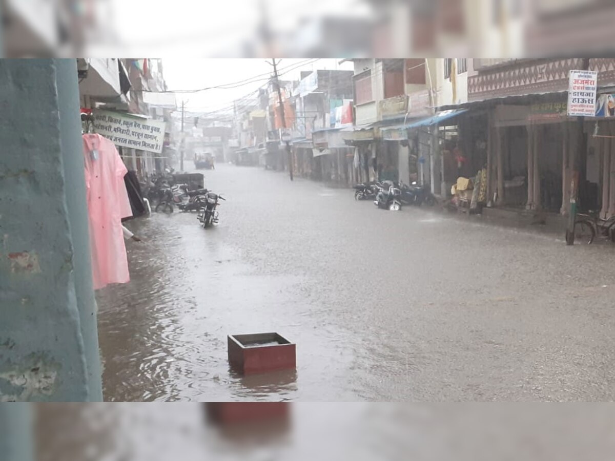 मालपुरा में मानसूनी बारिश से बेहाल जनजीवन, जलमग्न हुई सड़कें