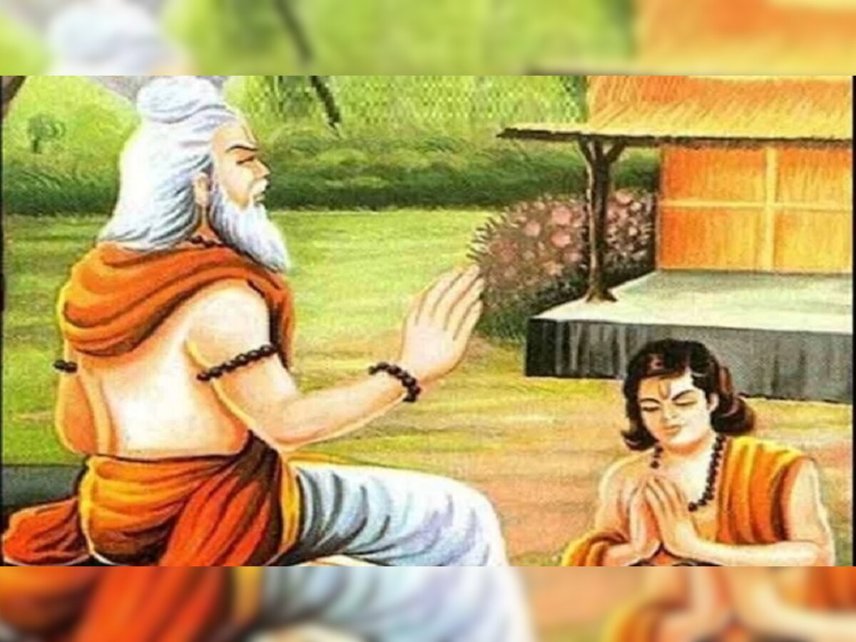 Guru Purnima: गुरु के सामने भूलकर भी न करें ये काम, होता है गुरुओं का अपमान