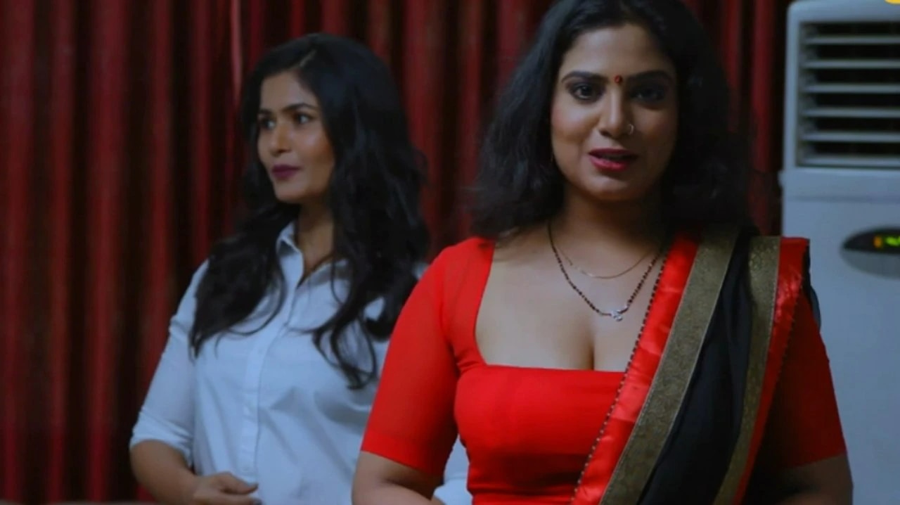 Kavita Bhabhi Is The Boldest Web Series On Ullu App Kavita Bhabhi Bold Scenes Kavita Bhabhi