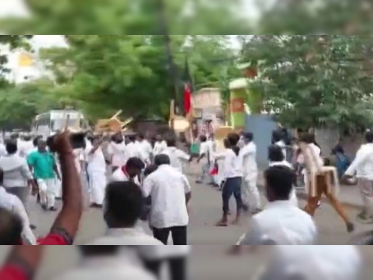 Political Clash: ଶିବସେନା ପରେ ଅଧ୍ୟକ୍ଷ ପଦକୁ ନେଇ ଦୁଇ AIADMK ଗୋଷ୍ଠୀ ମୁହାଁମୁହିଁ 