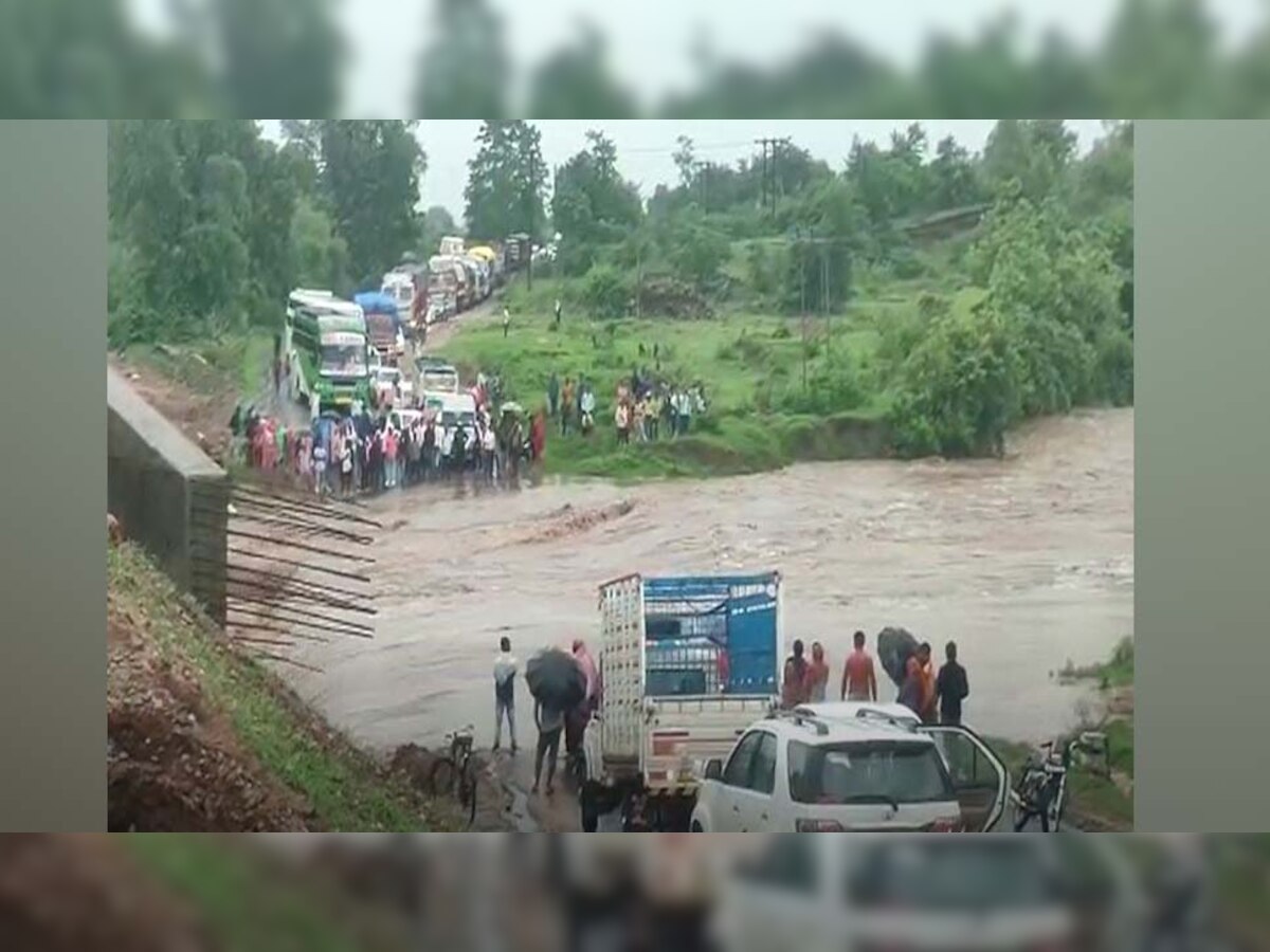 महाकौशल में झमाझम बारिश, छिंदवाड़ा-नागपुर नेशनल हाईवे बंद, पुलिस हुई तैनात 