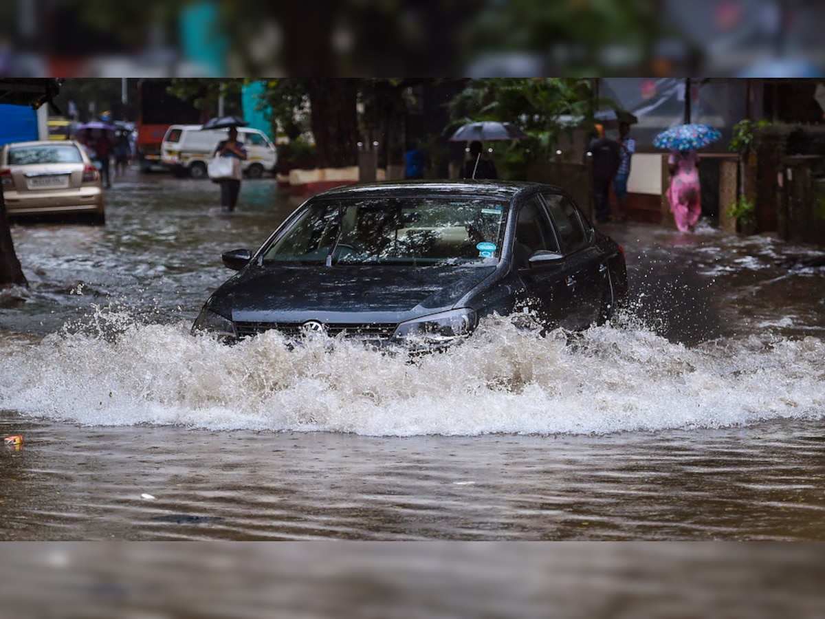 Weather Update: देश के कई राज्यों में बारिश ने मचाई भारी तबाही, गुजरात में बाढ़ से हाहाकार