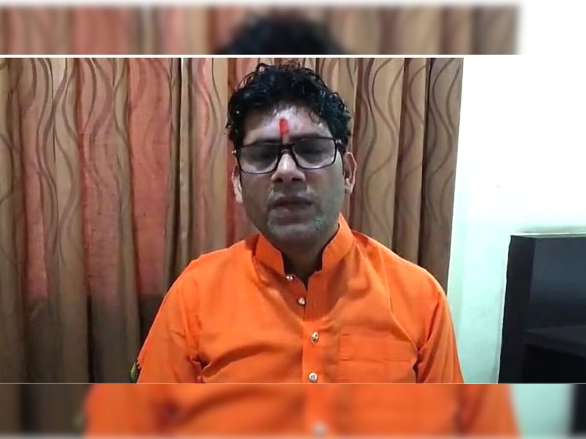 Varanasi: विश्व हिंदू सेना के राष्ट्रीय अध्यक्ष और उनके परिवार को मिली, गर्दन काटने की धमकी