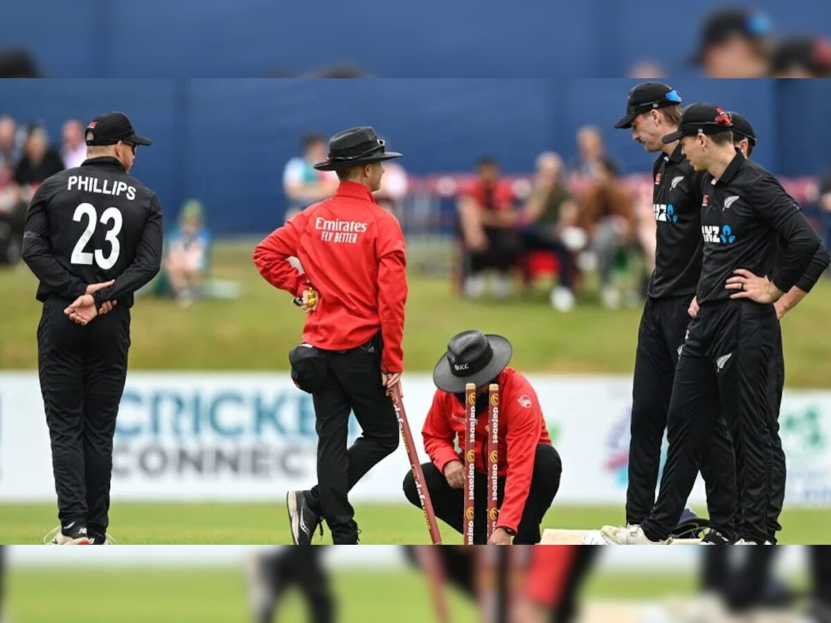NZ vs IRE: क्रिकेट के मैदान पर घटी बेहद अजीब घटना, एक तौलिये ने बल्लेबाज को आउट होने से बचाया; Video