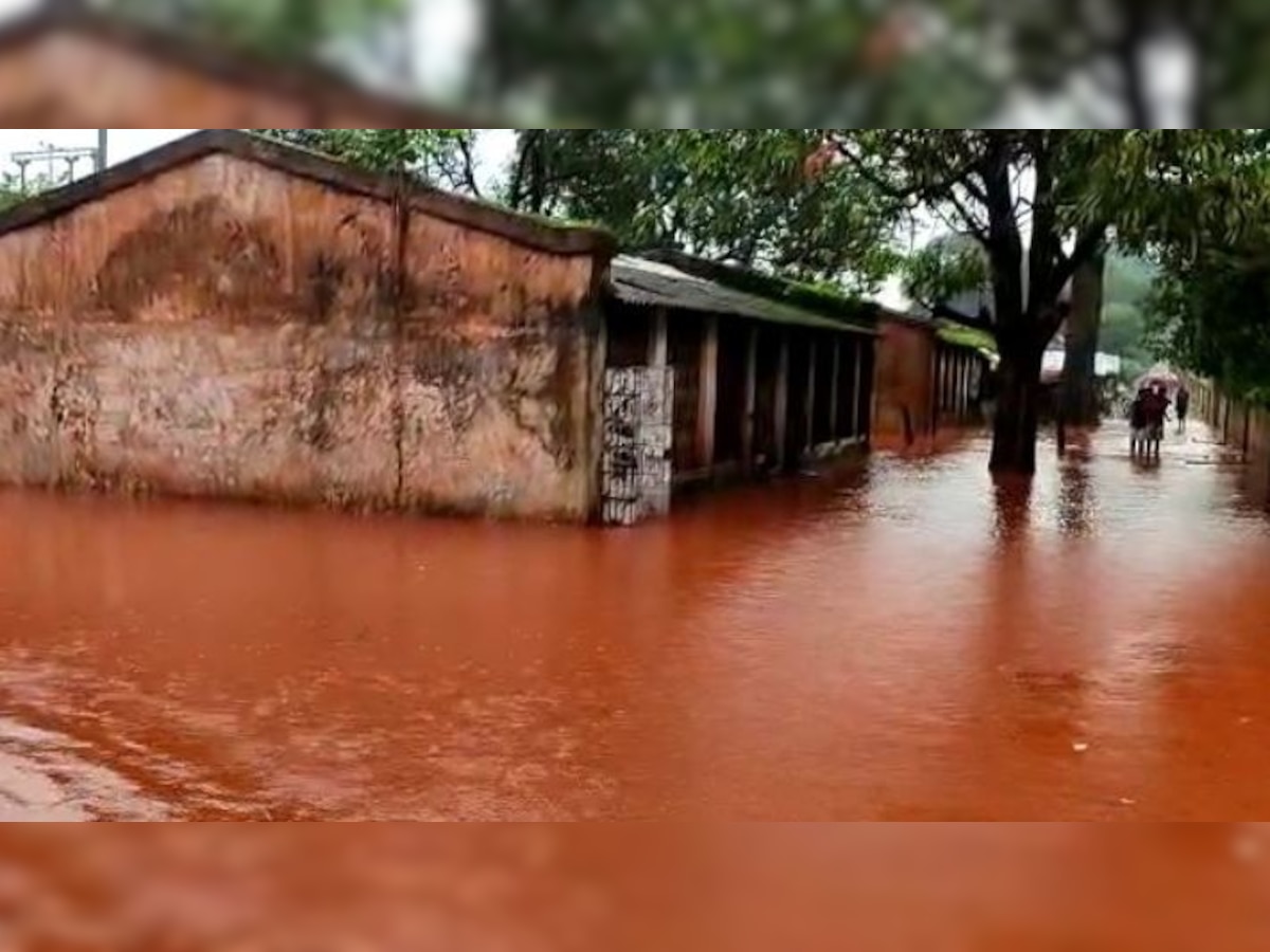 Heavy Rain Fall: चाइबासा में हो रही है भीषण बारिश, घरों में घुसा नाले-तालाबों का पानी