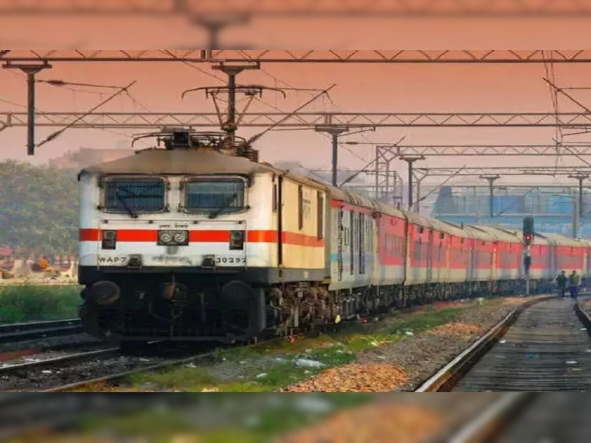 Indian Railways: रेल में यात्रा करने वाले यात्रियों को अब मिलेगी ये सुविधा, जानिए रेलवे की योजना