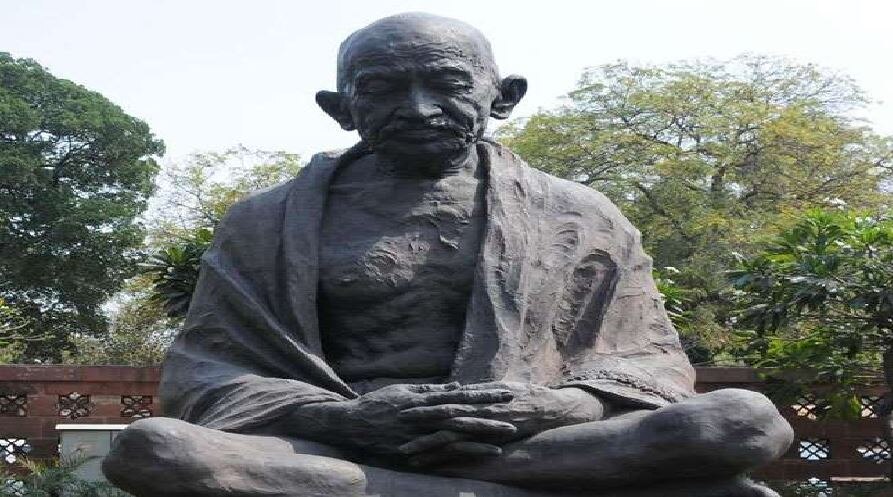 Mahatma Gandhi: कनाडा के बाद अब पंजाब में तोड़ी गई महात्मा गांधी की प्रतिमा