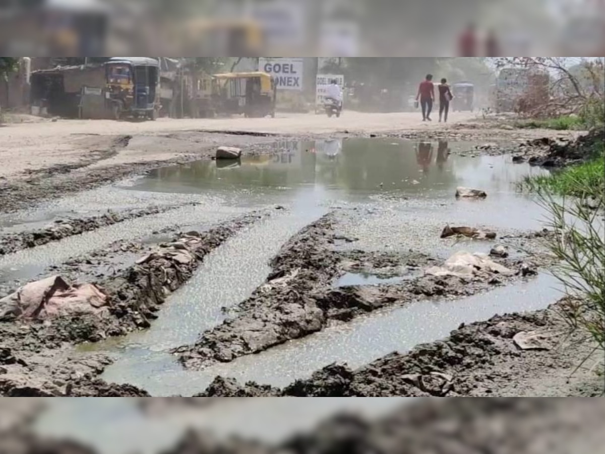 हरिद्वार जा रहे कांवड़िये ध्यान दें, पानीपत में NH-709 के बड़े-बड़े गड्ढे कर रहे हैं आपका 'इंतजार' 