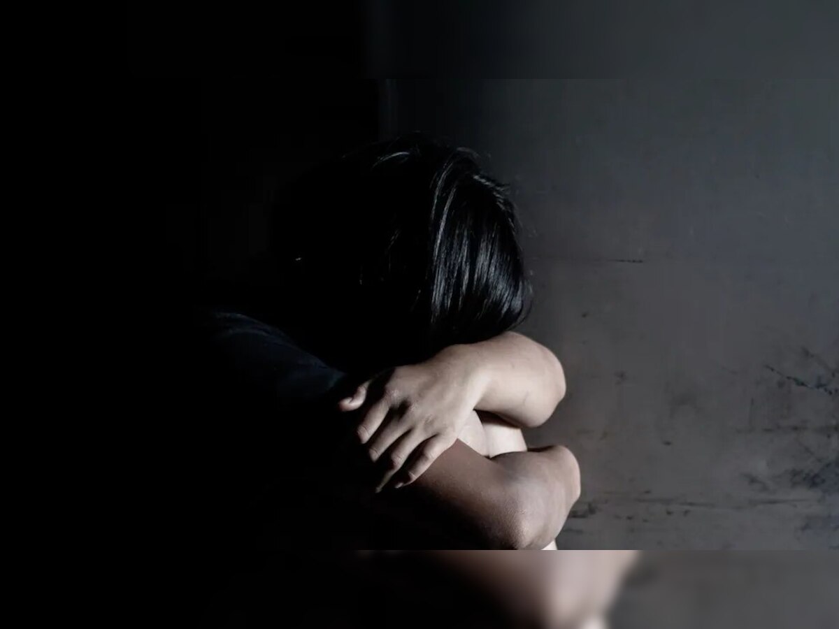 राजधानी में नहीं थम रही हैवानियत, 15 साल की लड़की से रेप के बाद पिलाया तेजाब