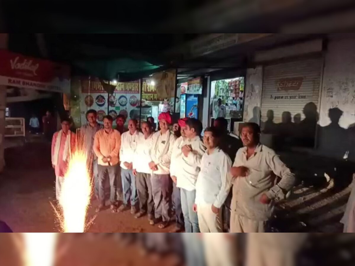 श्रीमाधोपुर में आधी रात लोग मनाने लगे दिवाली, पटाखे फोड़कर किया खुशी का इजहार, जानें वजह