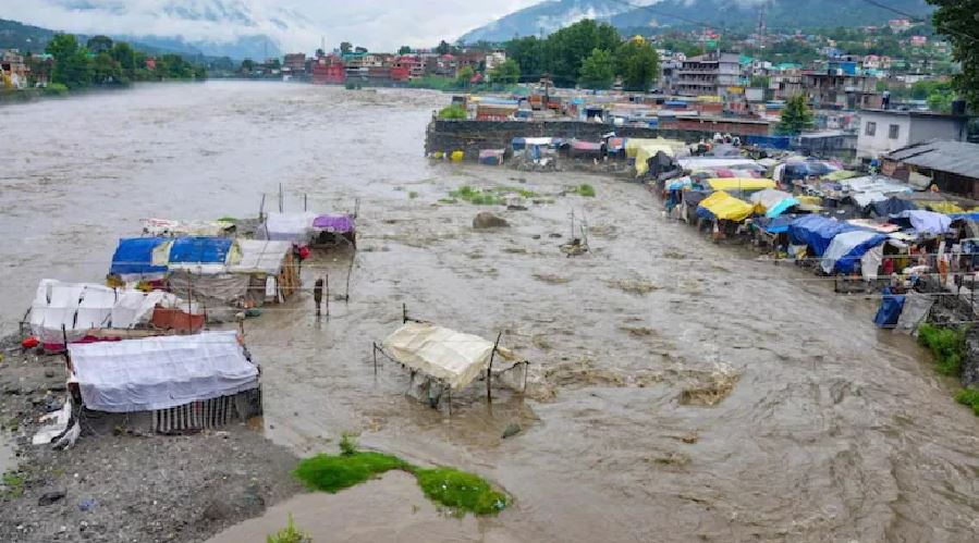 Rain Alert: इस राज्य में 19 व 20 जुलाई को भारी बारिश को लेकर आईएमडी ने जारी किया रेड अलर्ट