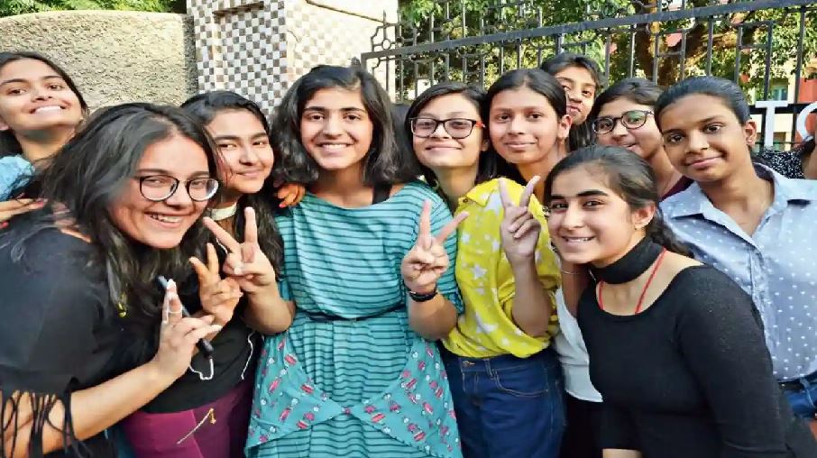 ICSE 10th Toppers List: 500 में से 499 अंक हासिल कर ये बने आईसीएसई बोर्ड के टॉपर