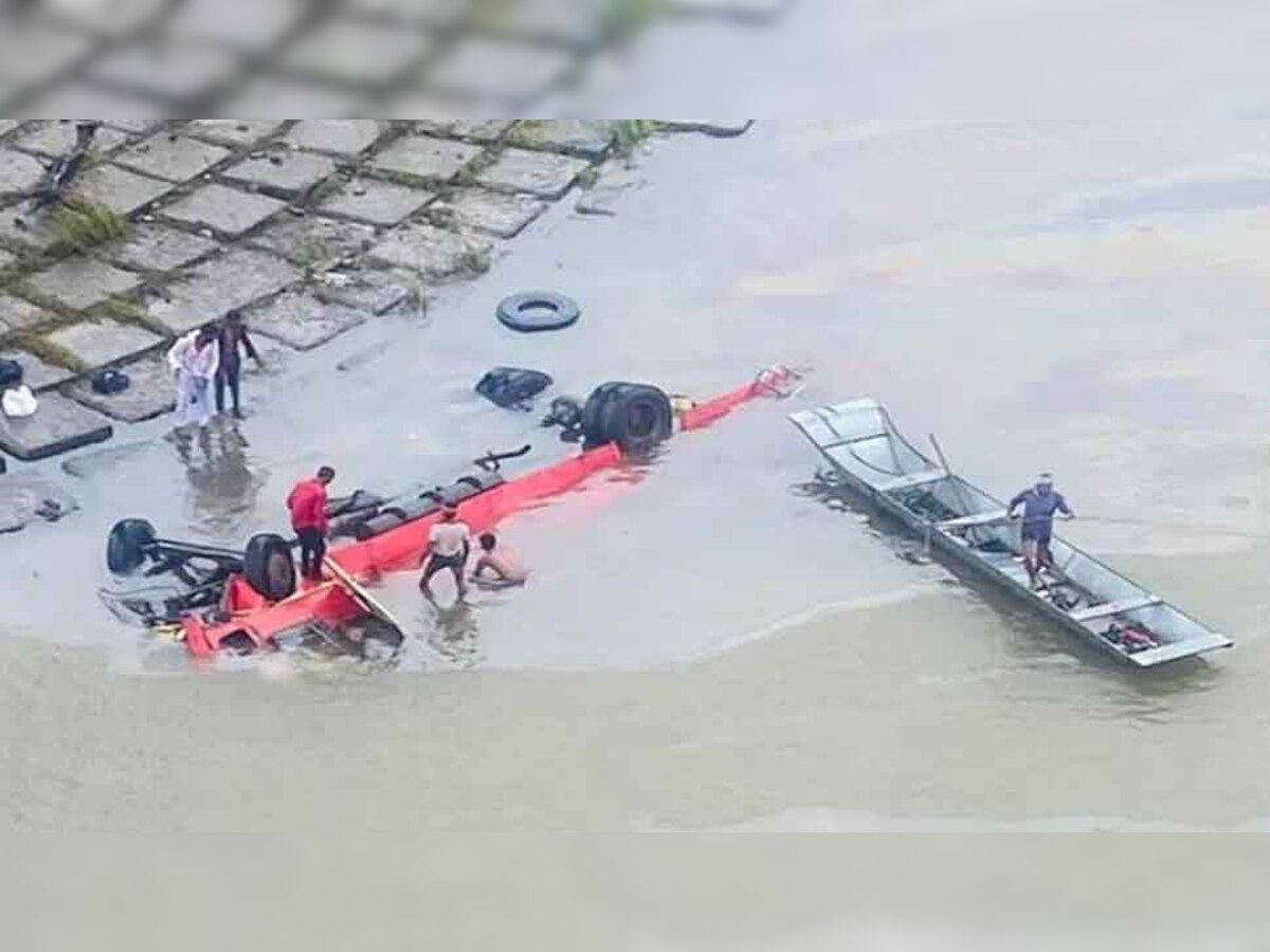 Dhar Bus Accident: नर्मदा नदी में गिरी यात्रियों से भरी बस, 13 लोगों के शव बरामद