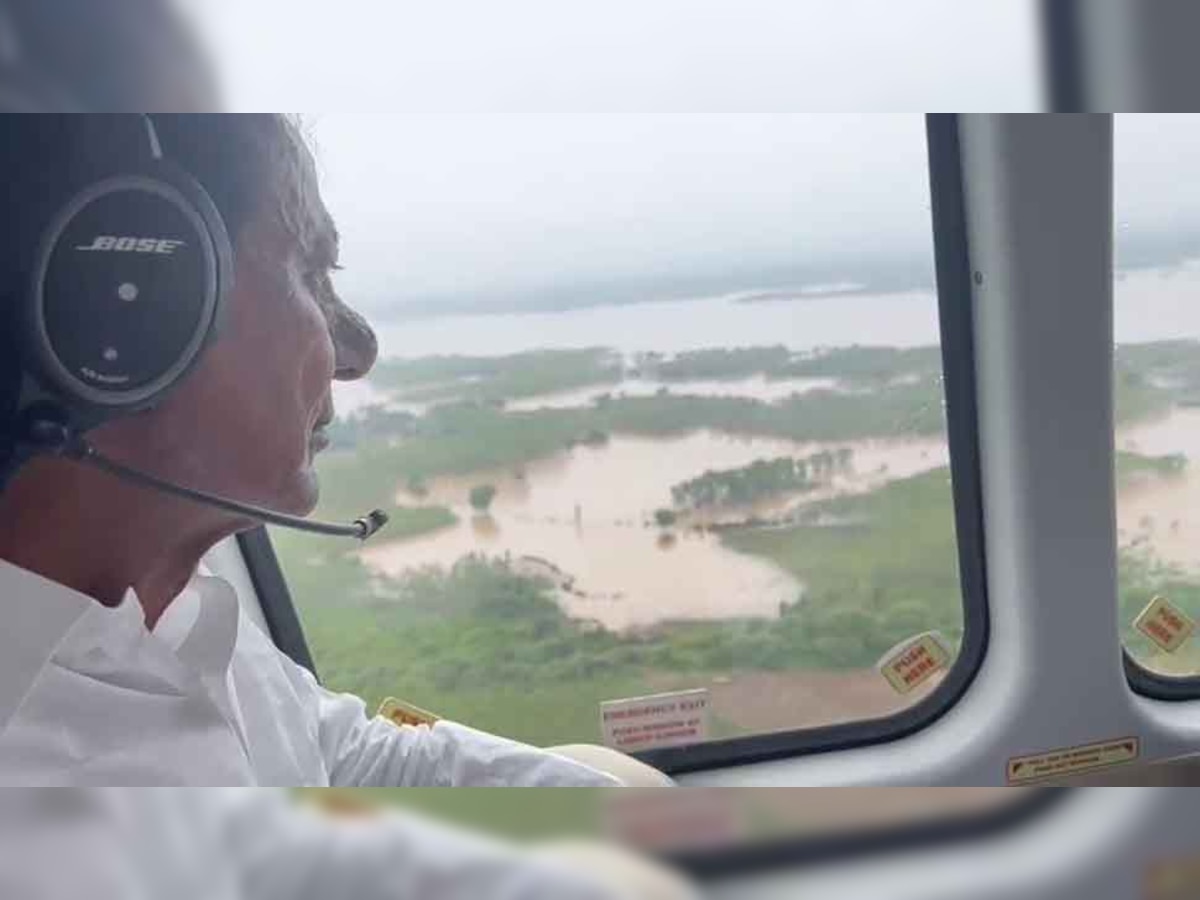 मुख्यमंत्री केसीआर का वारंगल, भद्राचलम, एथुरुनगरम में दौरा, बाढ़ पीड़ितों से की मुलाकात