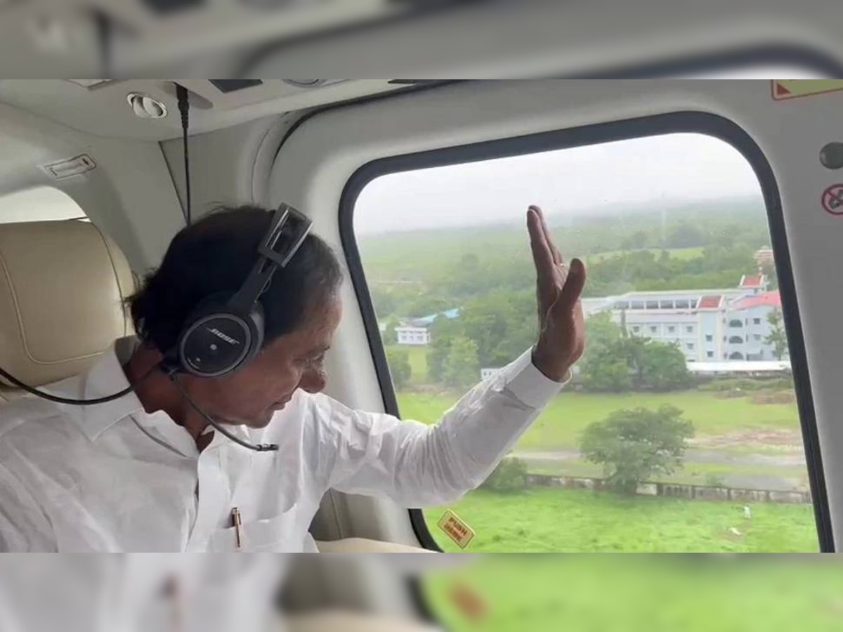 तेलंगाना सीएम KCR ने बाढ़ग्रस्त क्षेत्रों का किया हवाई सर्वेक्षण, बाढ़ पीड़ितों से की मुलाकात