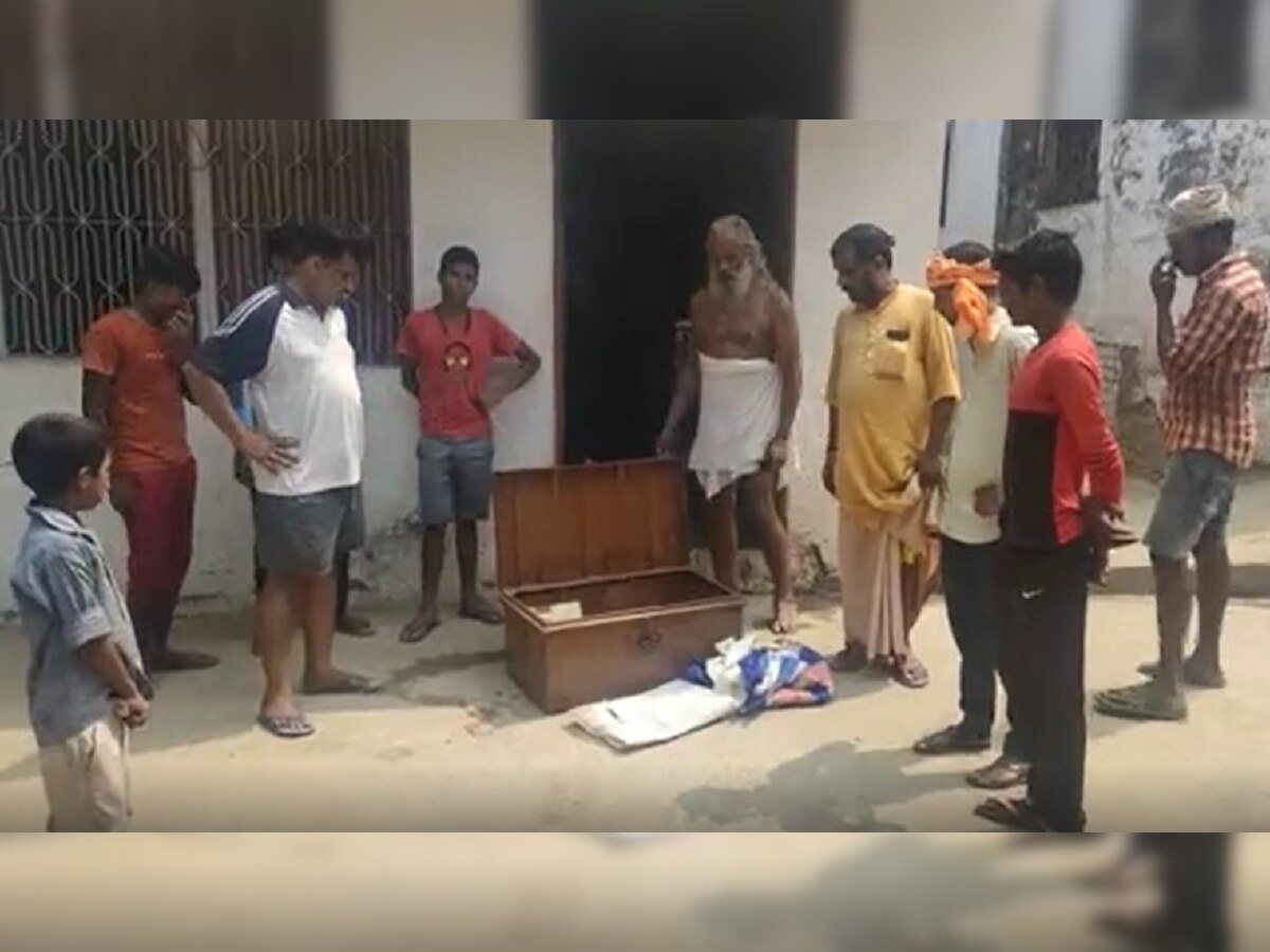 Farrukhabad Crime News: चोरों से अब भगवान भी सुरक्षित नहीं! ठाकुर जी के कंगन लेकर चंपत हुए बदमाश
