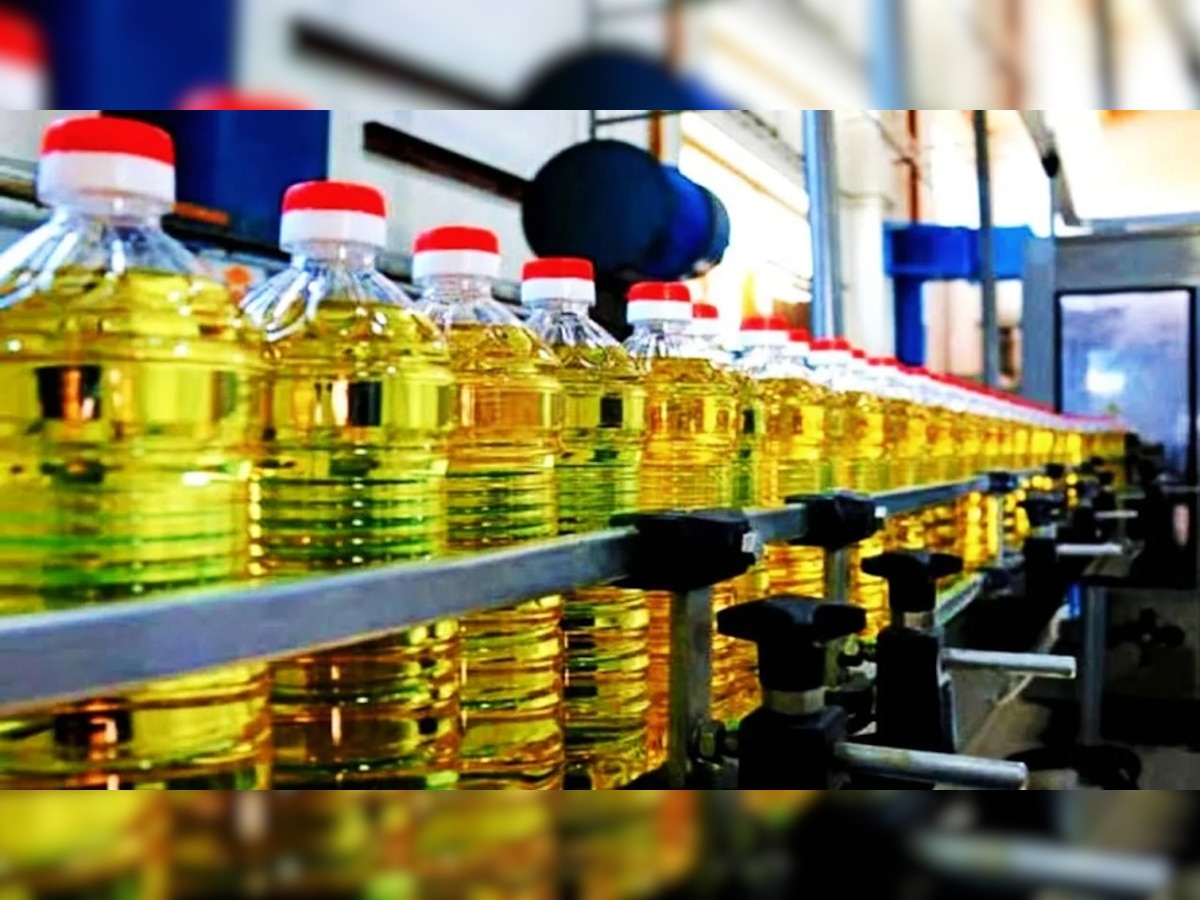 Edible Oil Price: इन खाद्य तेलों के 10 से 15 रुपये प्रति लीटर कम हुए दाम, जानें कब मिलेगा लाभ