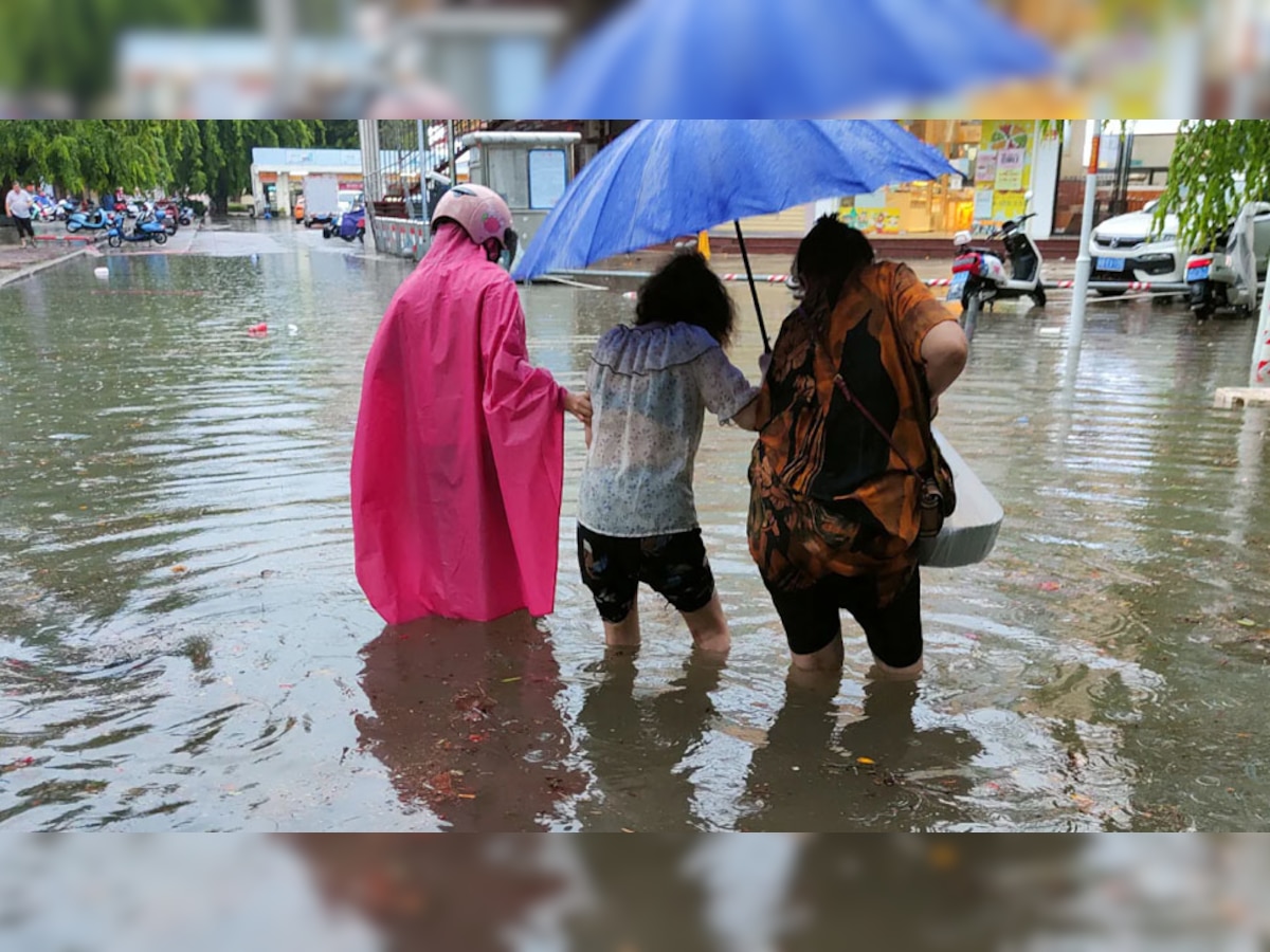 Weather Updates: दिल्ली-एनसीआर में बारिश का दौर शुरू, जानें कितनें दिनों तक बरसेंगे बदरा; IMD ने जारी किया ये अपडेट