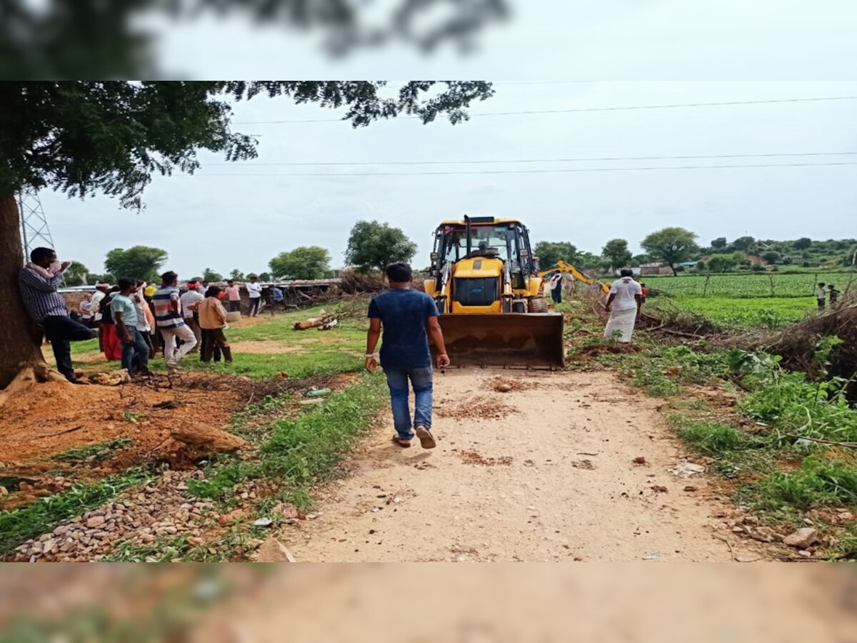 करौली जिले के इन गांवों में सरकारी जमीनों से हटाया अतिक्रमण