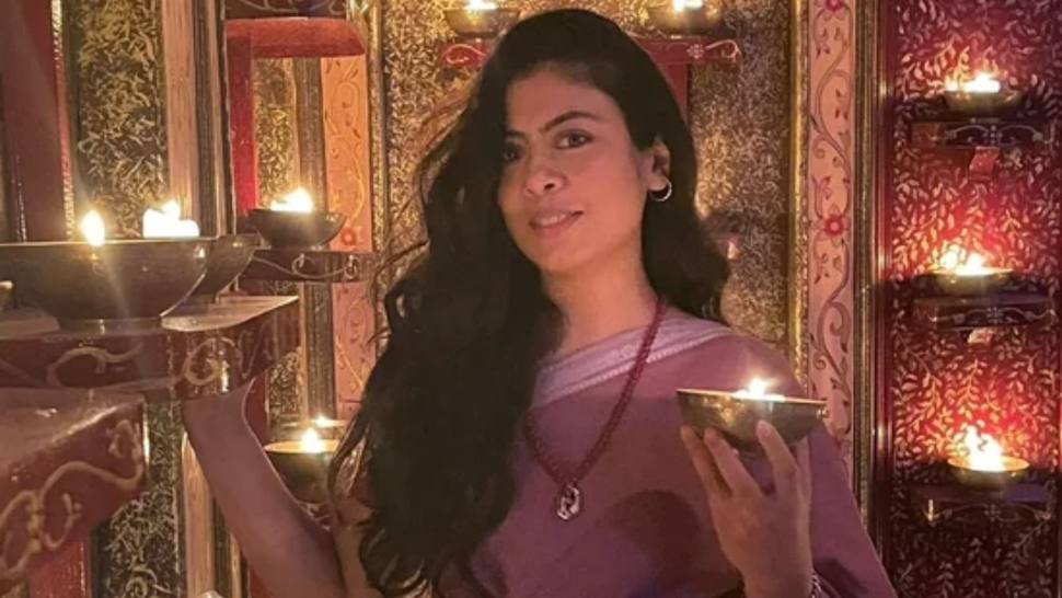 Aashram Fame Kavita: 'आश्रम' में पोछा लगाने वाली कविता ने दिखाया ऐसा बोल्ड अवतार, दंग रह जाएंगे बाबा निराला Aashram Fame Kavita: 'आश्रम' में पोछा लगाने वाली कविता ने दिखाया ऐसा बोल्ड अवतार, दंग रह जाएंगे बाबा निराला