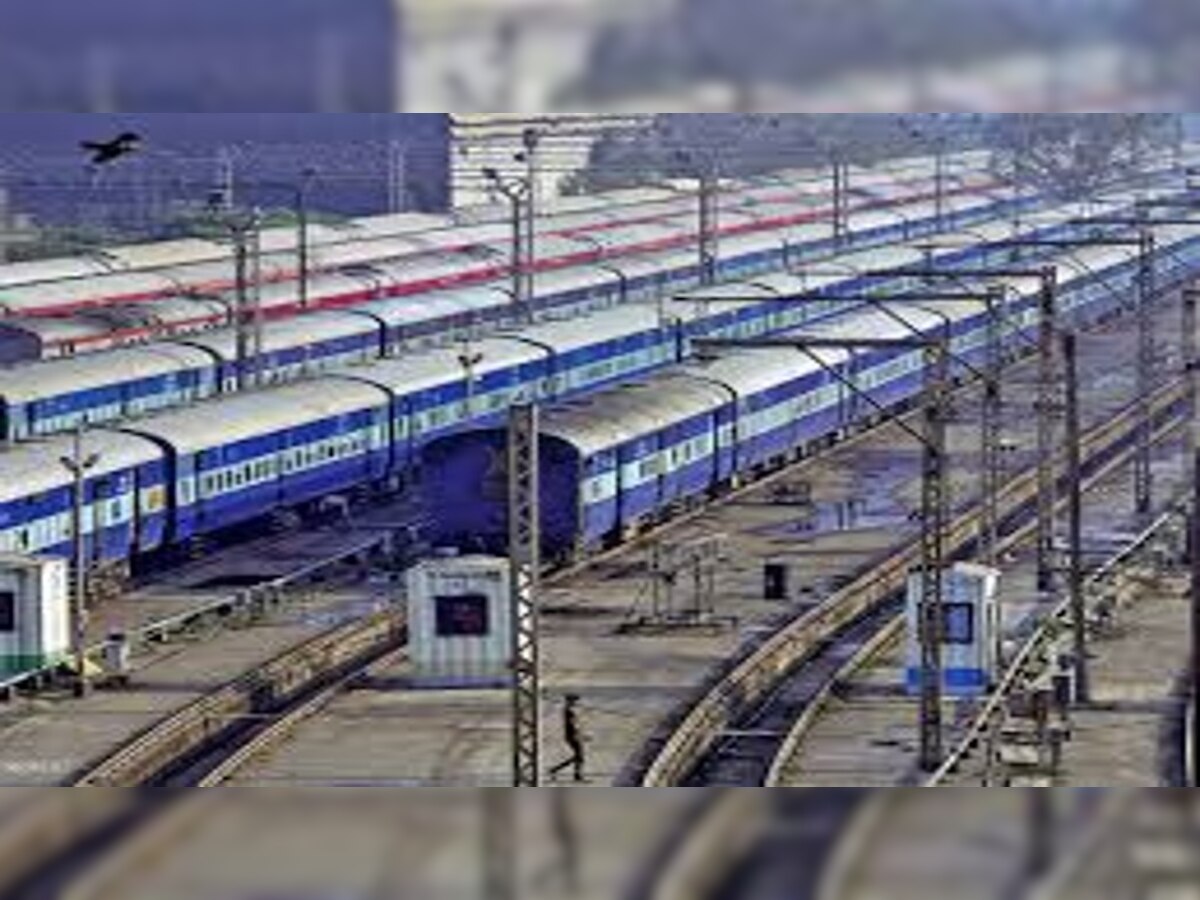 Indian Railway News: रेल यात्रियों की दिक्कतों को खत्म करेगा "रेल मदद", एक मैसेज से मिल जाएगा समाधान 