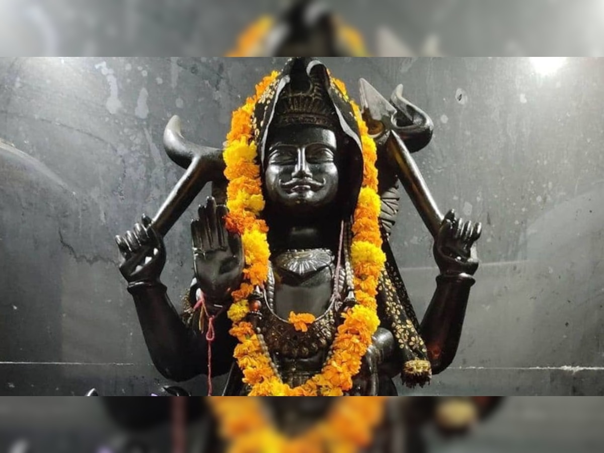 Shani Parivartan 2022: शनि देव का मकर राशि में प्रवेश, अगले 6 महीने इन 3 राशियों पर बरसेगी कृपा