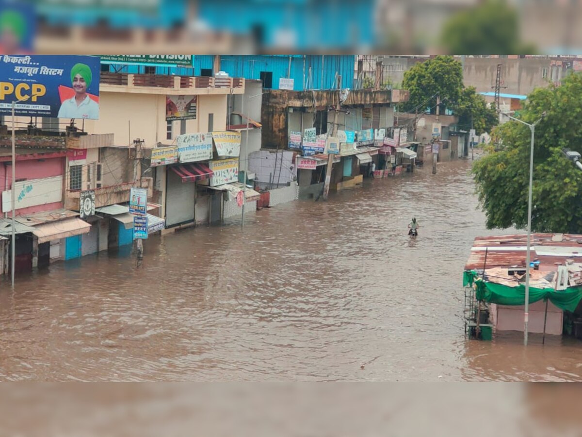 झमाझम के बाद चारों तरफ पानी ही पानी