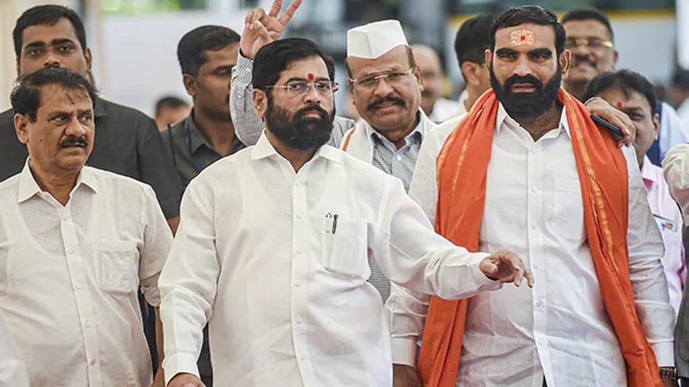 Maharashtra Politics: ‘बड़े भारी मन से लिया एकनाथ शिंदे को CM बनाने का फैसला’, BJP नेता का बड़ा खुलासा