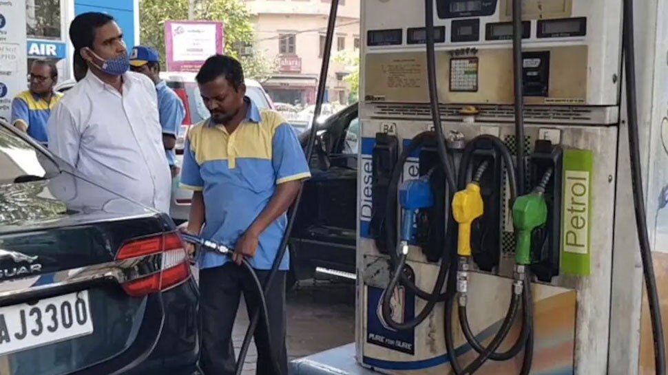 Petrol-Diesel Price: कच्चे तेल सस्ता होने के बाद पेट्रोल-डीजल को लेकर ताजा अपडेट! जानें अपने शहर का रेट