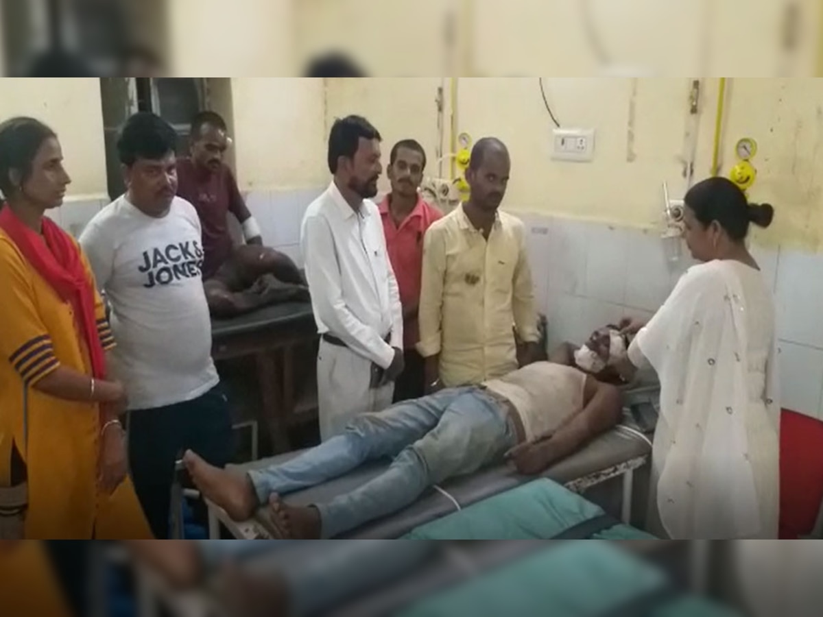  प्रतापगढ़ के बांसी घाट में ब्रेक फेल होने से पलटा मिनी ट्रक, हादसे में 7 लोग घायल