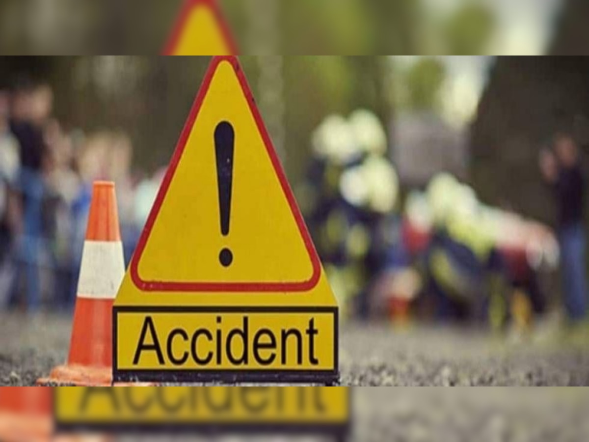 Purvanchal Expressway पर भीषण सड़क हादसा, दो डबल-डेकर बस टकराईं; 6 लोगों की मौत, कई घायल 