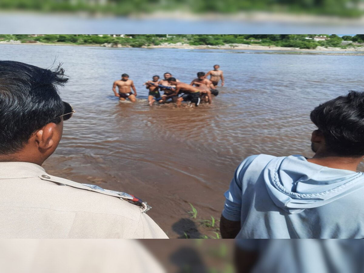 1 साथी की डूबने से हुई मौत