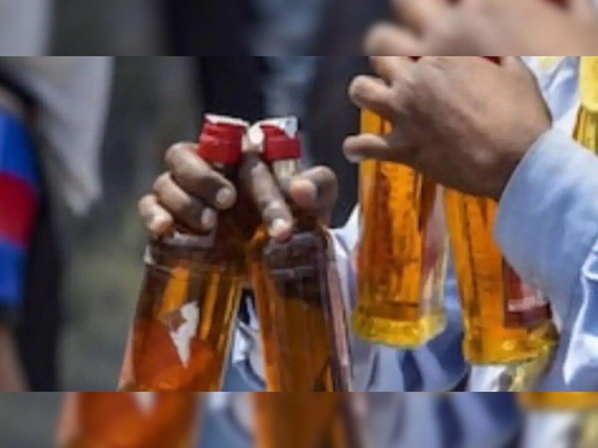 Gujarat Poisonous Liquor Scandal: गुजरात के बटोद जिले में जहरीली शराब का कहर, 18 लोगों की मौत; कई अस्पताल में भर्ती