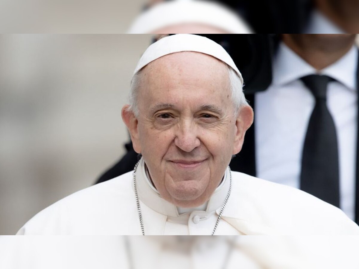 Catholic Church: Canada के दौरे पर पहुंचे Pope Francis, मूल निवासियों से मांगी माफी; समझें क्या है मामला?