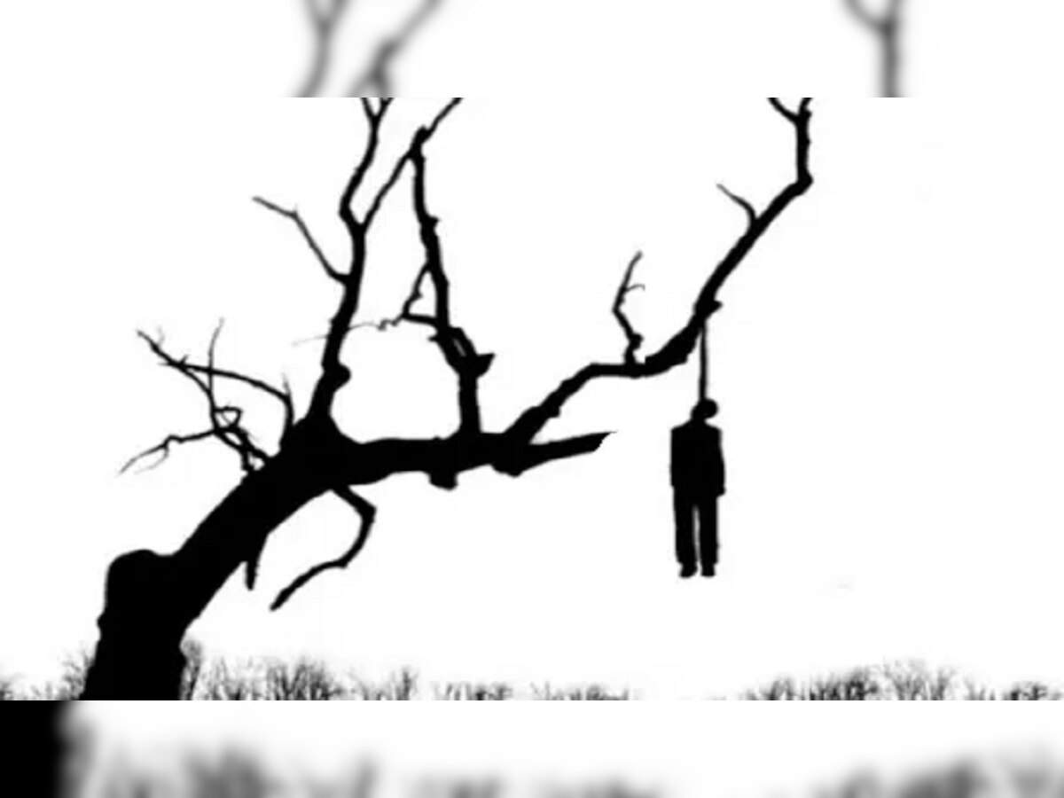 धनबाद में युवक का संदिग्ध परिस्थितियों में पेड़ से लटका मिला शव 