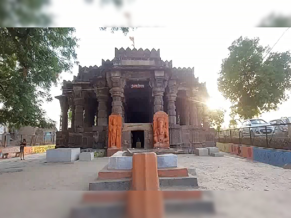 Virupaksha Mahadev: रतलाम के विरुपाक्ष मंदिर का प्रसाद खाने से होता है चमत्कार, जानिए क्या है मान्यता