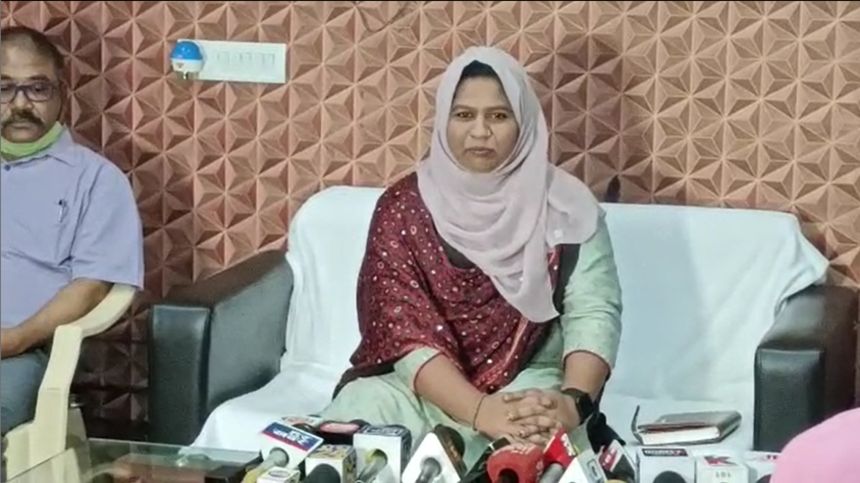 'वक्फ संपत्तियों पर अवैध कब्जे की मिलीं शिकायतें, दोषियों पर होगी जल्द कार्रवाई' 'वक्फ संपत्तियों पर अवैध कब्जे की मिलीं शिकायतें, दोषियों पर होगी जल्द कार्रवाई'