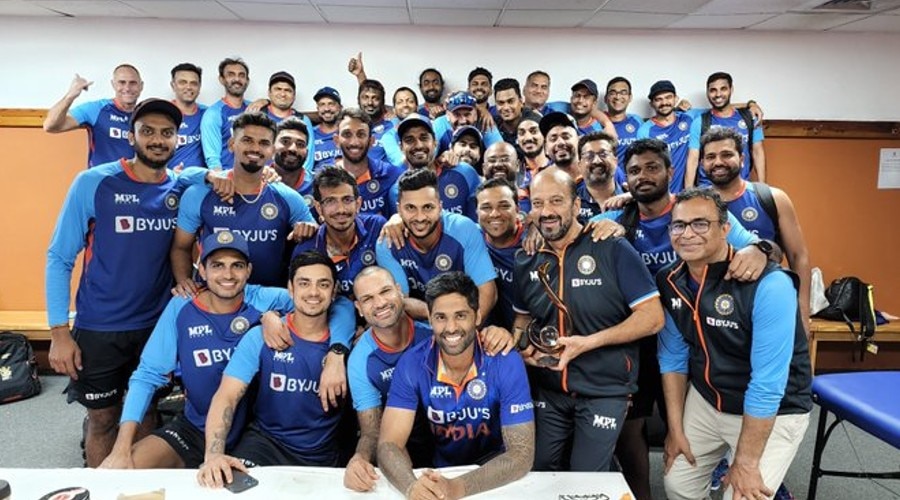 IND vs WI: वेस्टइंडीज को क्लीन स्वीप करने पर क्या बोले कोच द्रविड़, धवन ने लगवाये नारे