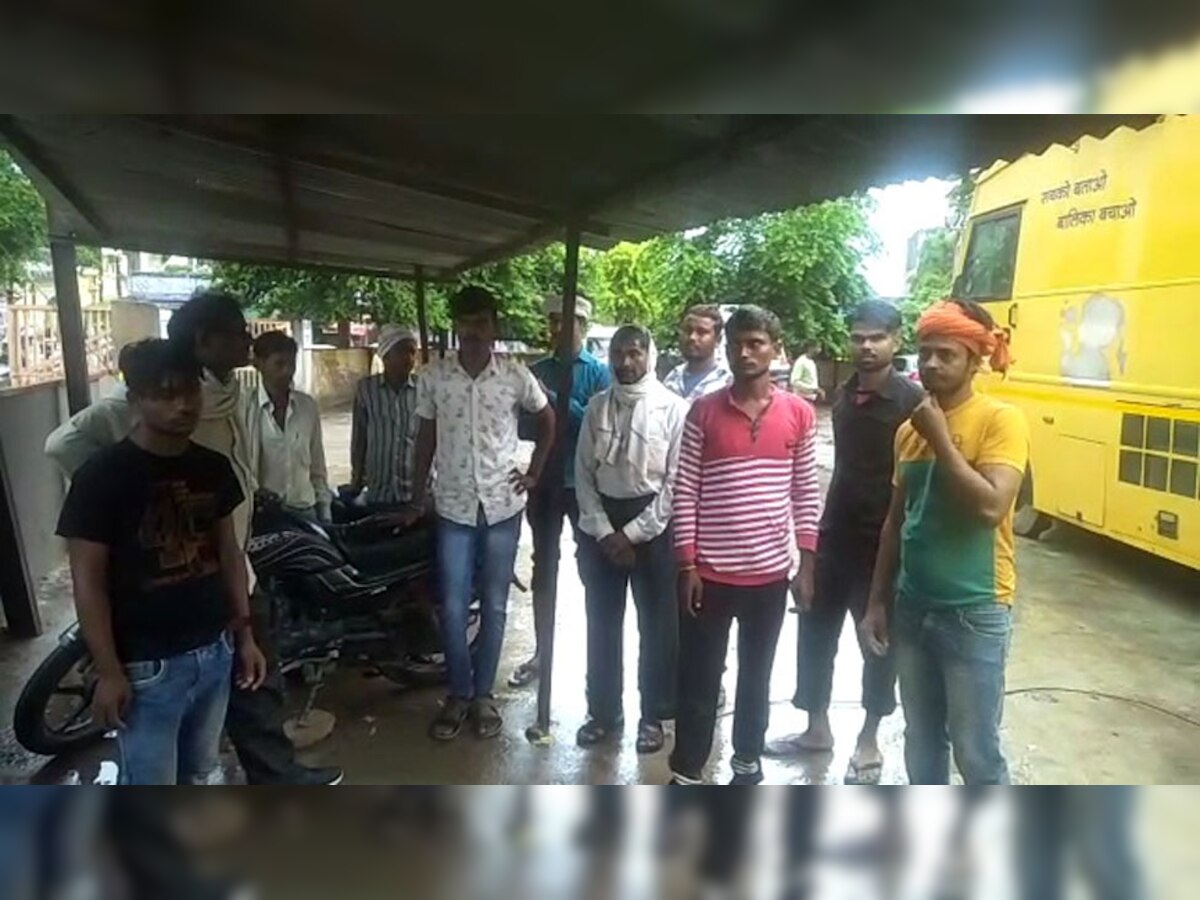 धौलपुर में बाइक सवार को एक पिकअप गाड़ी ने मारी टक्कर, जांच में जुटी पुलिस