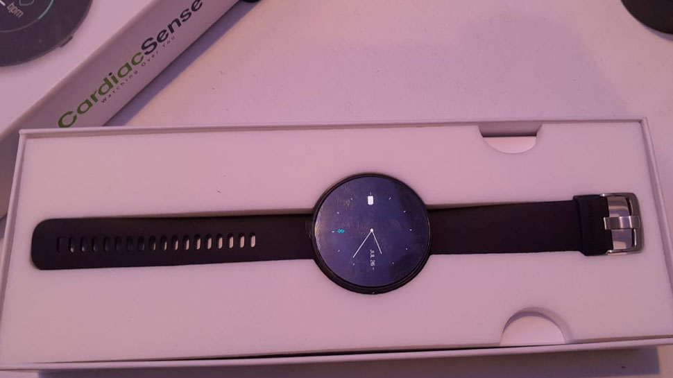 Cardiac Sense: दुनिया की पहली मेडिकल स्मार्टवॉच लॉन्च, दिल के डॉक्टर की तरह करती है काम Cardiac Sense: दुनिया की पहली मेडिकल स्मार्टवॉच लॉन्च, दिल के डॉक्टर की तरह करती है काम