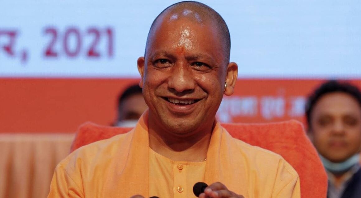 यूपी में बनेंगे फैमिली कार्ड, जानें योगी सरकार की योजना से आपको क्या फायदा होगा