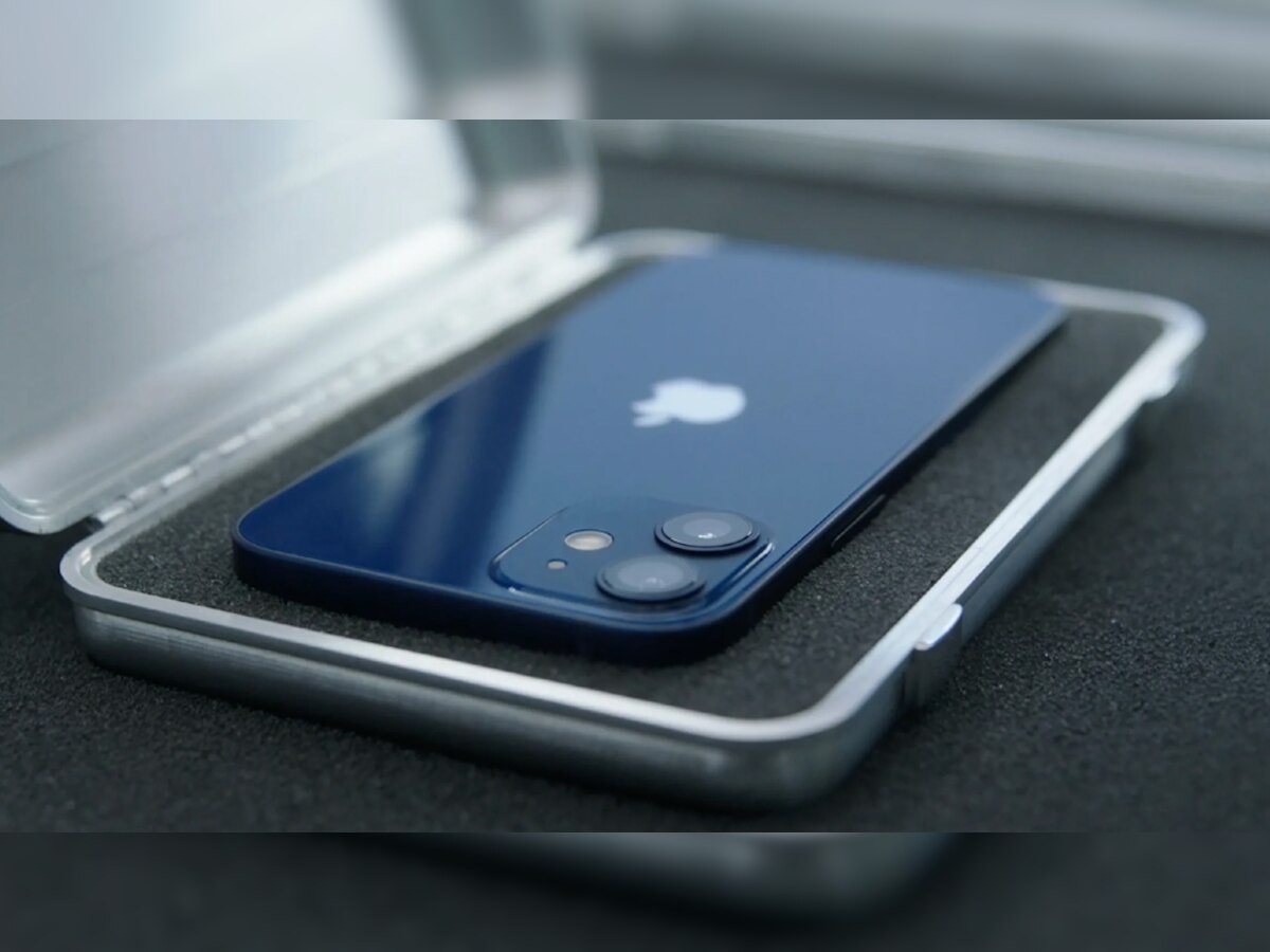 Apple का Crazy Offer! iPhone 12 Mini को खरीदें 10 हजार रुपये की छूट में; बिक रहा है हाथों-हाथ