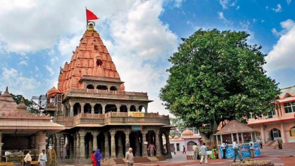 Ujjain mahakal Why doesn't any minister CM or PM stay at night ...