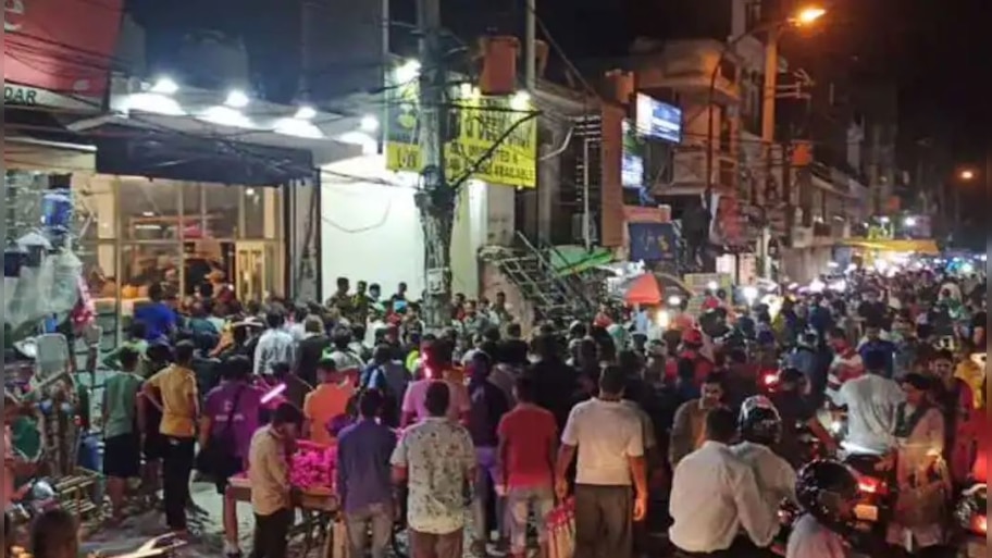 अब सितंबर तक खुली रहेंगी निजी शराब की दुकानें, केजरीवाल सरकार ने दी दो महीने की छूट