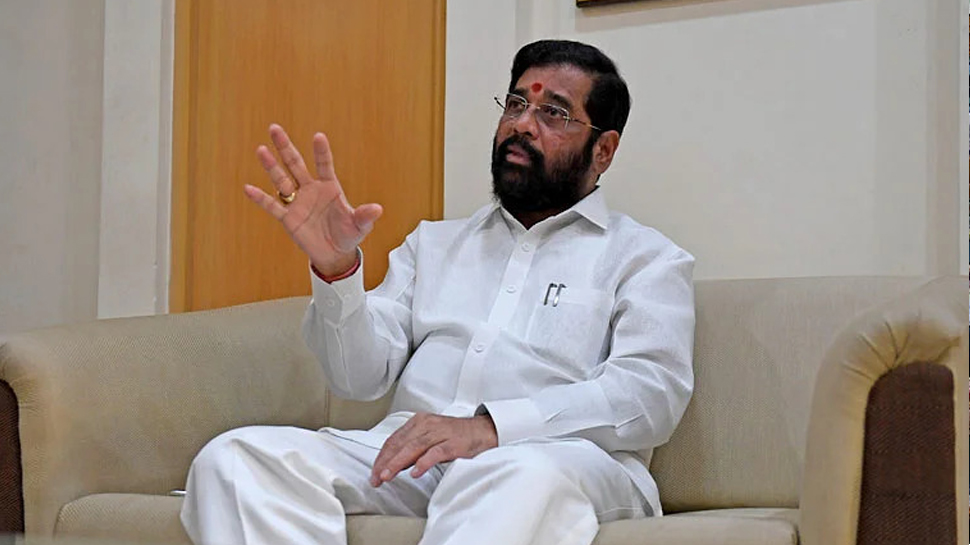 रोज सुबह बजने वाला भोंपू बंद हो गया, संजय की गिरफ्तारी पर महाराष्ट्र के CM का तंज रोज सुबह बजने वाला भोंपू बंद हो गया, संजय की गिरफ्तारी पर महाराष्ट्र के CM का तंज