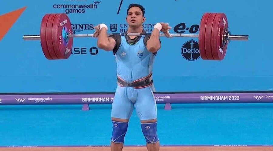 Ajay Singh Weightlifter: एक किलो वजन से मात खाने वाले अजय सिंह की कहानी