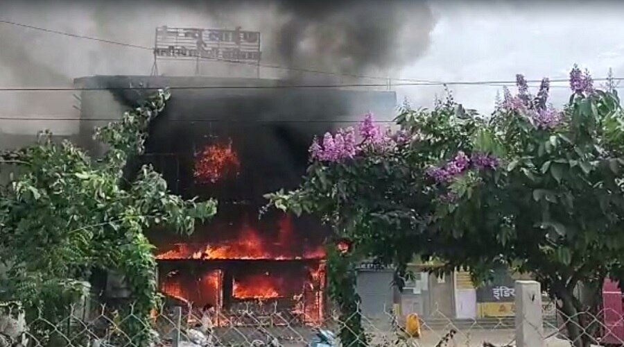 MP: जबलपुर के अस्पताल में भीषण आग, 10 लोगों की गई जान