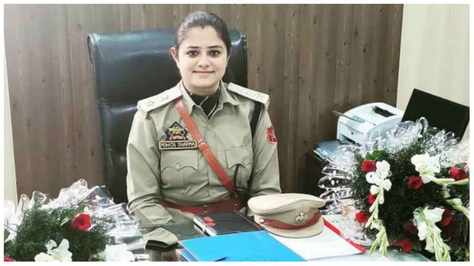 IPS Success Story: मुश्किल से चलता था घर, पिता के पास पढ़ाने को नहीं थे पैसे, लेकिन हौसले और जुनून से बन गईं IPS