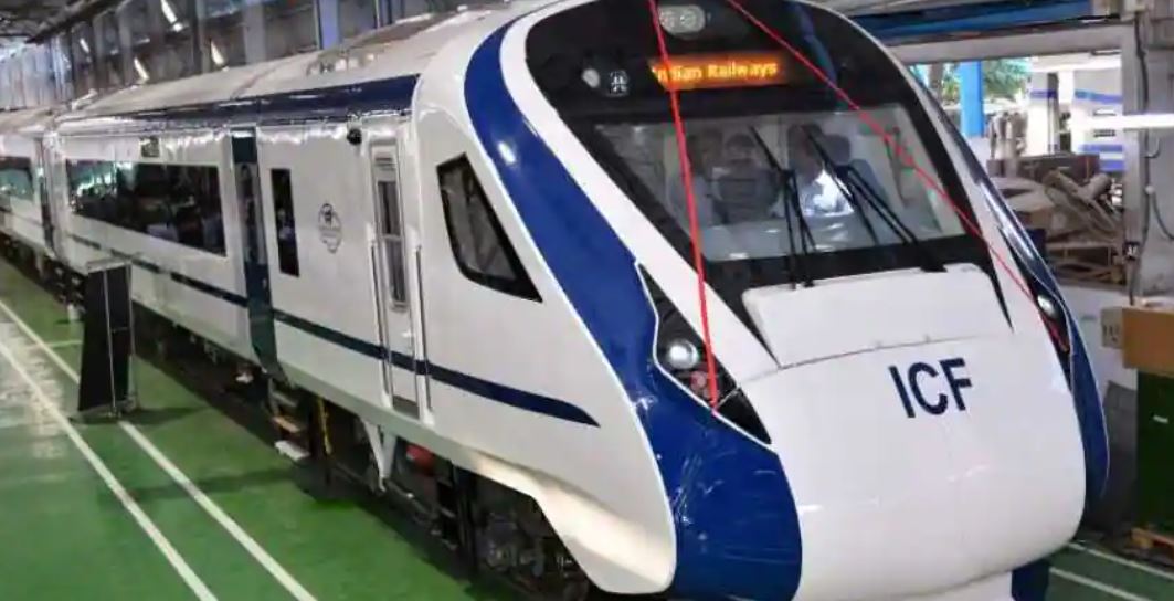 15 अगस्त को पटरियों पर दौडे़गी तीसरी वंदे भारत ट्रेन, अगले साल तक 75 ट्रोनों का टार्गेट