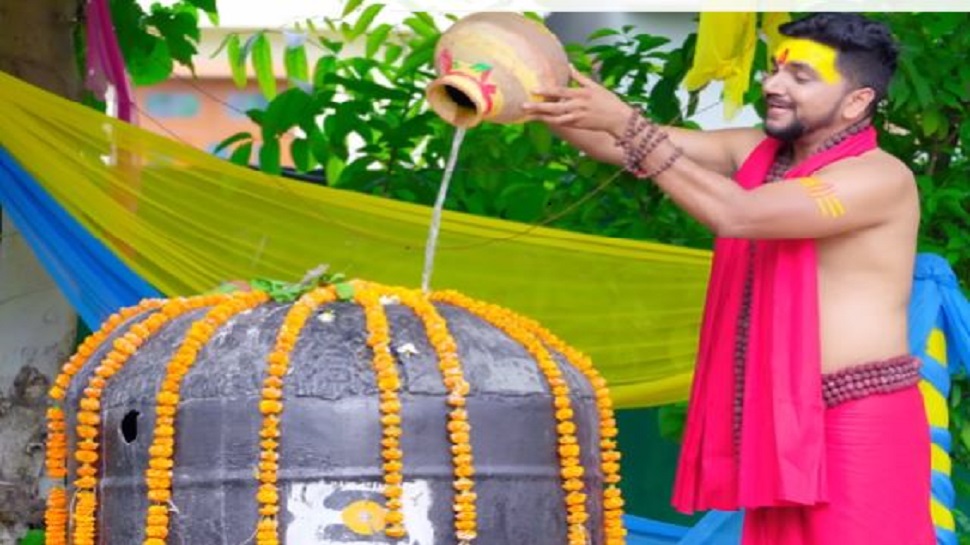 Bhojpuri Song: बाबा नगरी में बोले गुंजन सिंह- 'कर कृपा भोले भंडारी', वायरल हो रहा वीडियो Bhojpuri Song: बाबा नगरी में बोले गुंजन सिंह- 'कर कृपा भोले भंडारी', वायरल हो रहा वीडियो